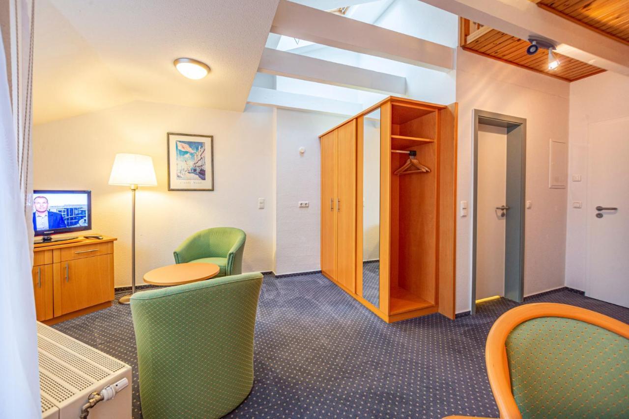Hotel Rostock West Im "Kritzmow Park" Esterno foto